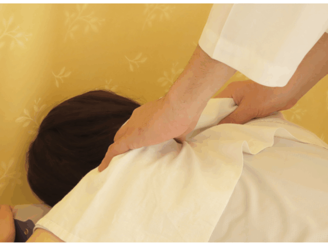 みなさんこんにちは。小笠原鍼灸接骨院です。